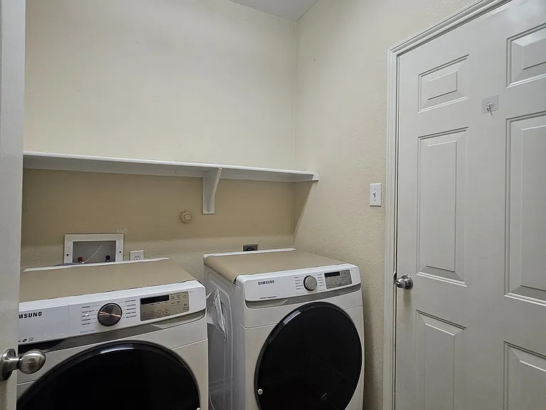 8562 Robertson Dr — Photo 39