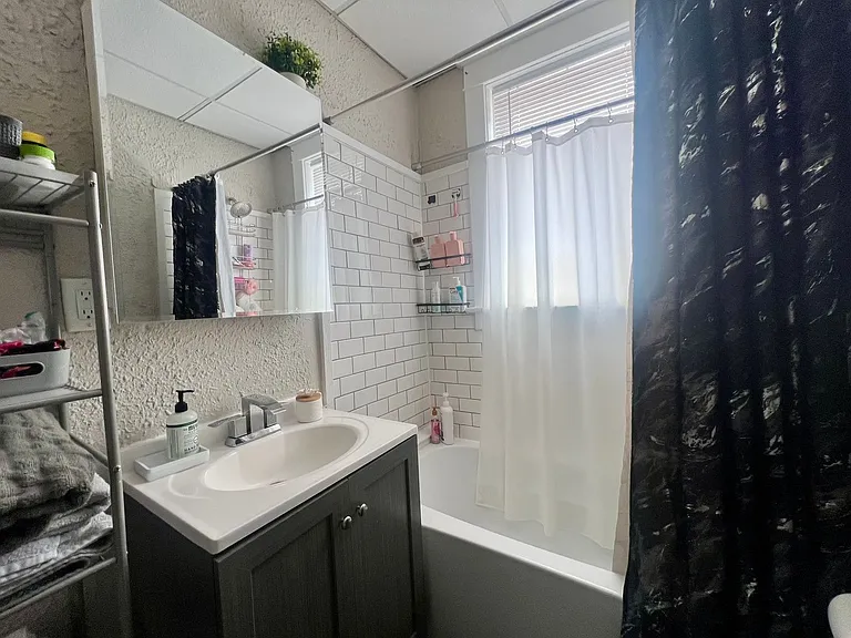 300 Belgrade Ave #401 — Photo 22