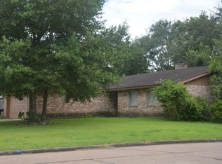 17102 Barcelona Dr, Friendswood, TX 77546