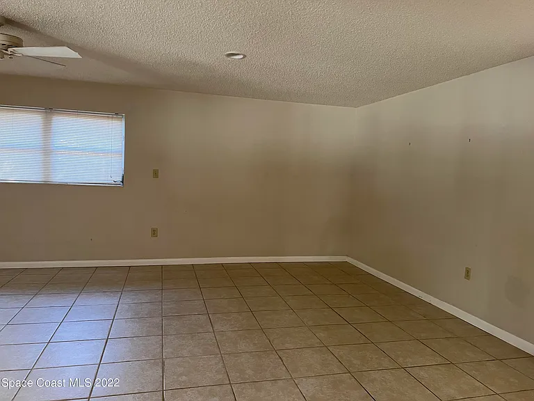 113 Medina St — Photo 5