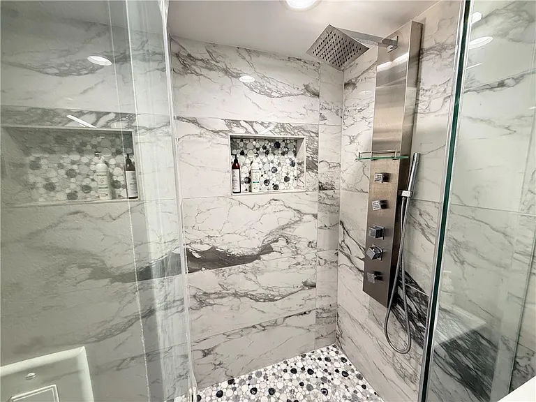 1174 E Ocean Blvd #10 — Photo 31