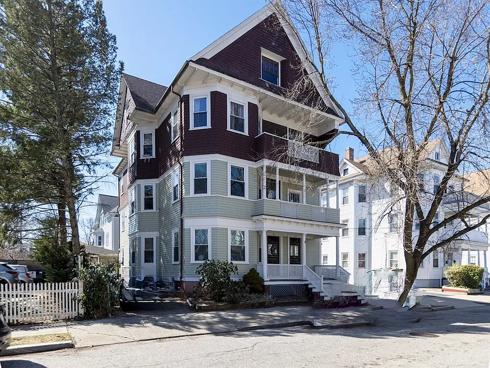 18 Meader St #1