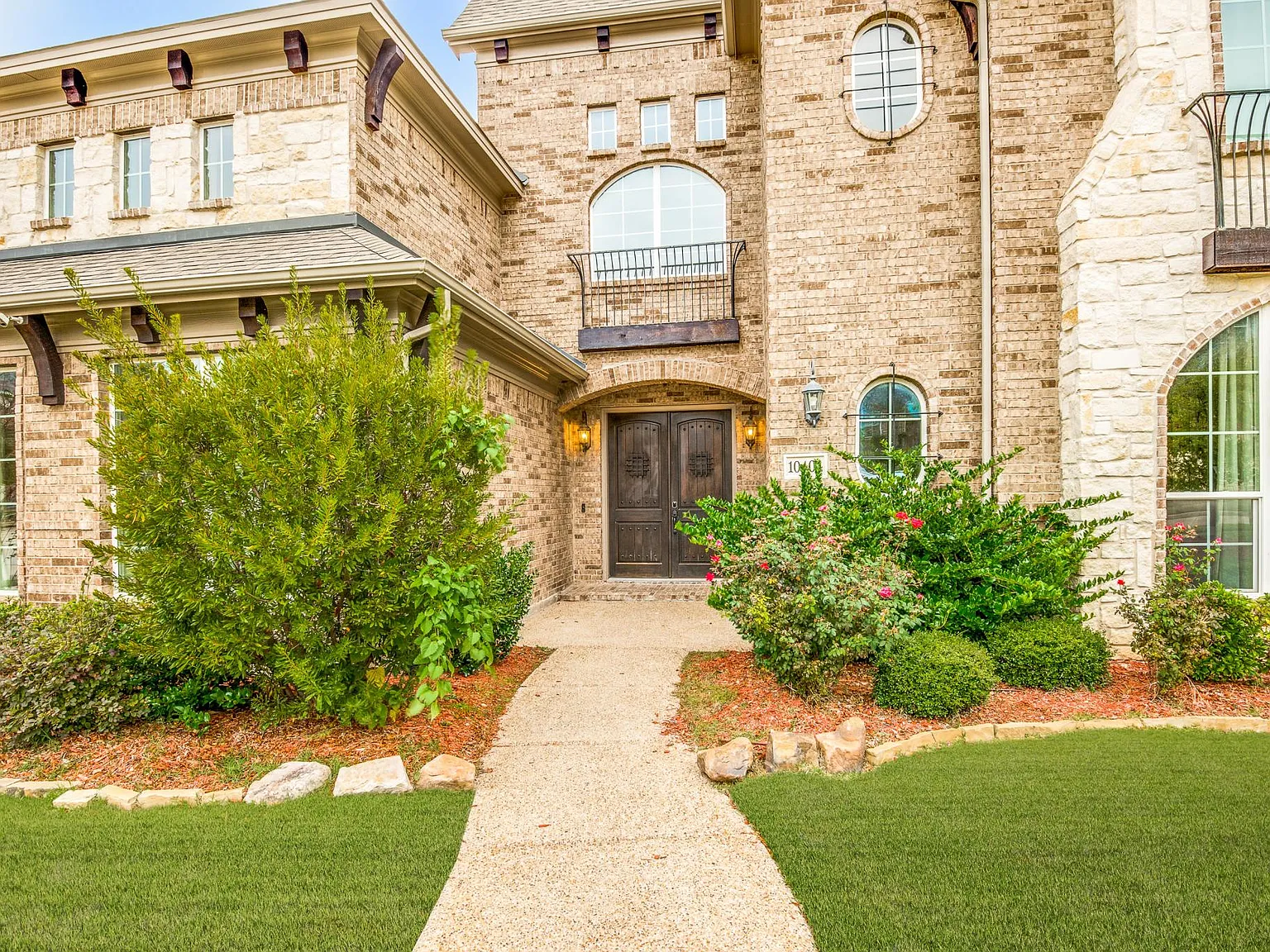 5 bed, 4795 sqft, $4,500 — Photo 4