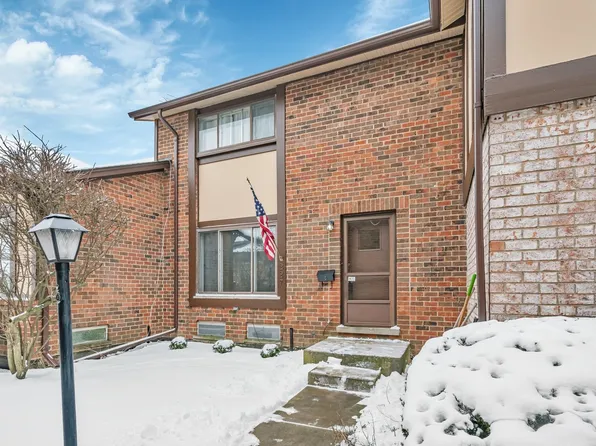 18W227 Buckingham Ln, Villa Park, IL 60181