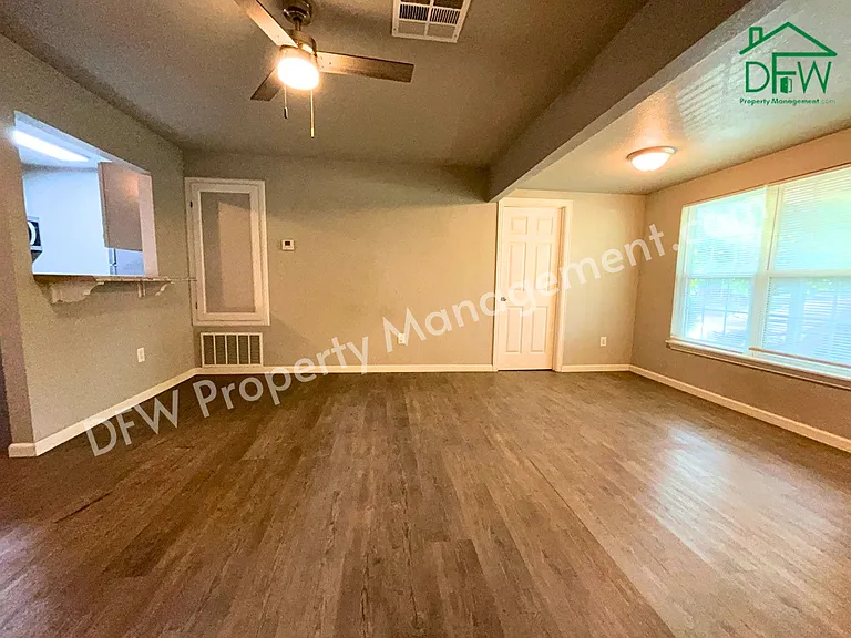 1808 NW Taft Ave — Photo 4