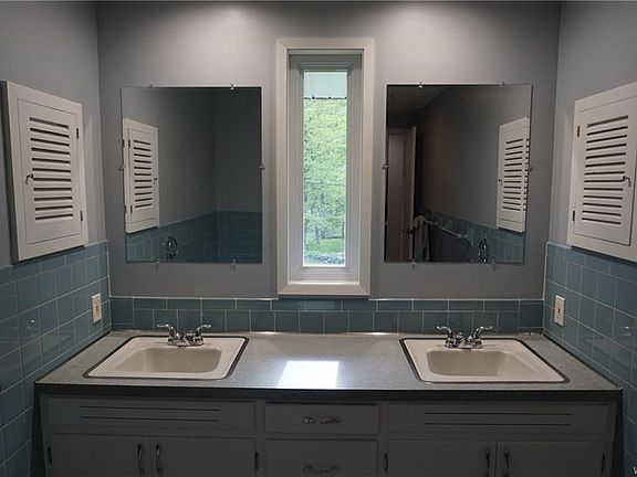 5th image of 4690 Boncrest Dr W