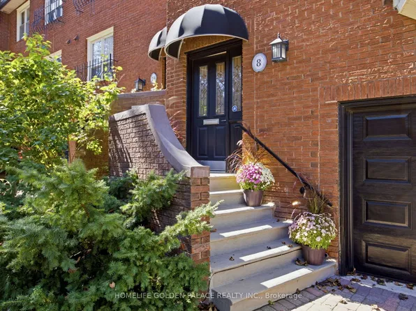8 Red Maple Ct, Toronto, ON M2K 2T3
