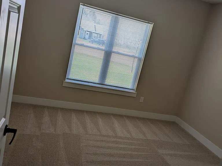 S15W22189 Overlook Ct — Photo 7