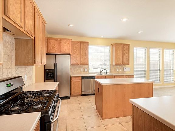 2nd image of 2247 Wildrose Dr