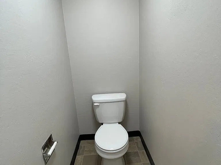 Churchill Village Apartments — Photo 96