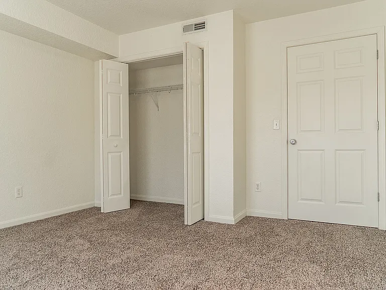 Manchester Premium - Bedroom 2