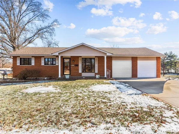 218 Ridgeview Dr, Columbia, IL 62236