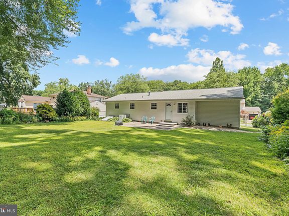5th image of 12 Sturbridge Dr