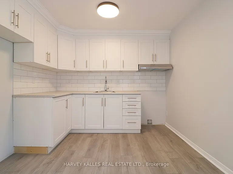 201 Augusta Ave #C — Photo 5