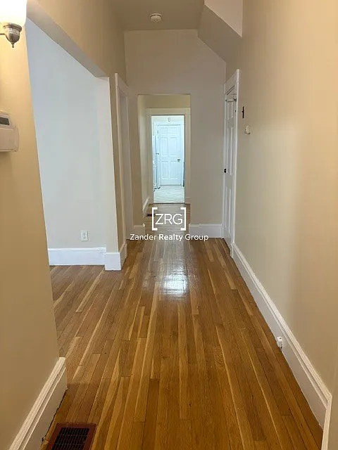 2 bed, 1.0 bath, 1000 sqft, $2,750 — Photo 1