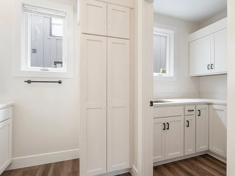 208 Gillis St #13 — Photo 10