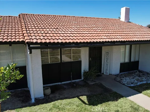 300 King Ct, Hemet, CA 92543