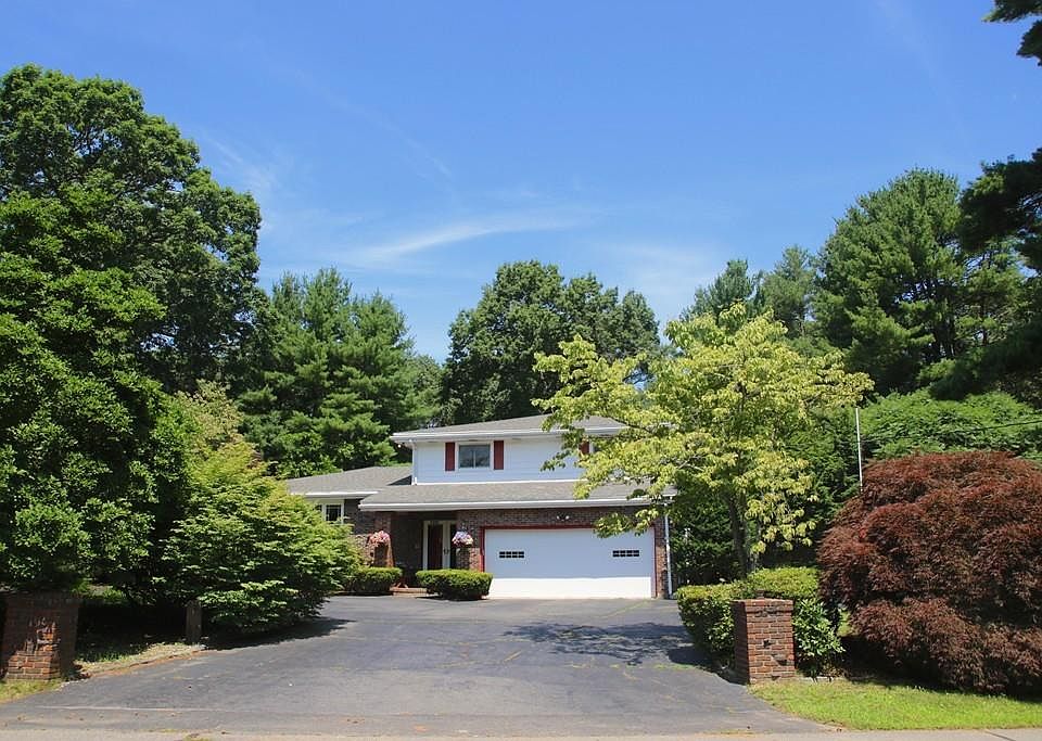 1st image of 98 Hemlock Dr