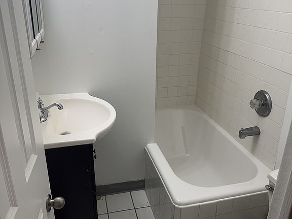 2nd image of 910 W St #Lawrence203