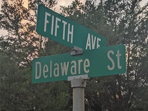 464 5th Ave, Chickasaw, AL 36611