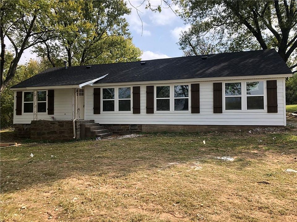1st image of 20864 Caswell Ln