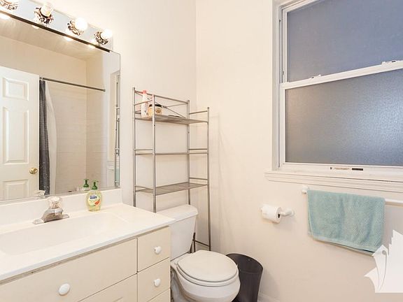 3rd image of 2817 N Damen Ave #1A