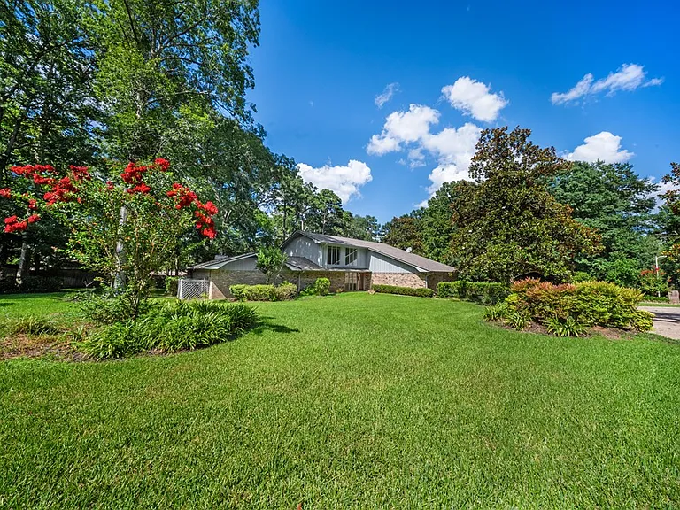 1027 Creek Bend Dr — Photo 35