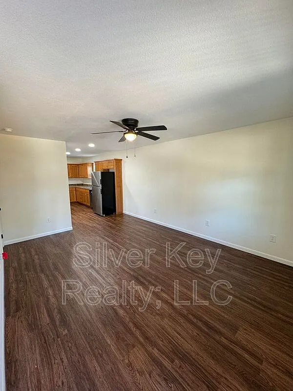 2 bed, 1.5 bath, $1,250 — Photo 4