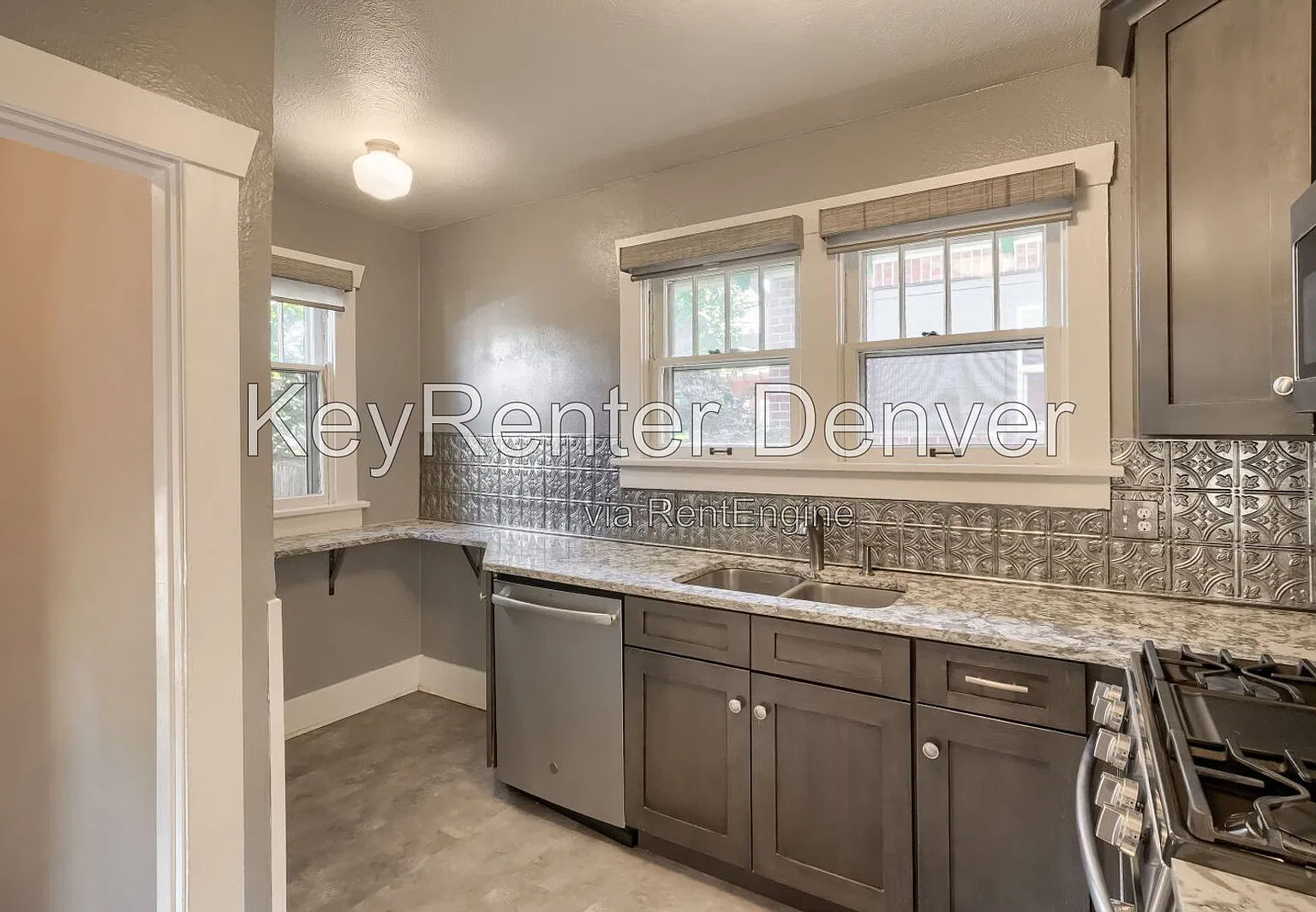 2 bed, 1.0 bath, 1342 sqft, $2,100 — Photo 2