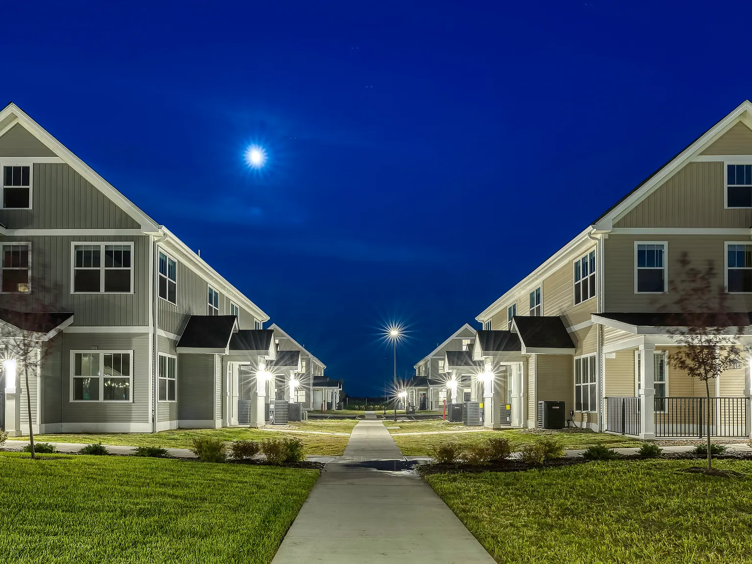 Hickory Cottages Apartment Homes — Photo 1