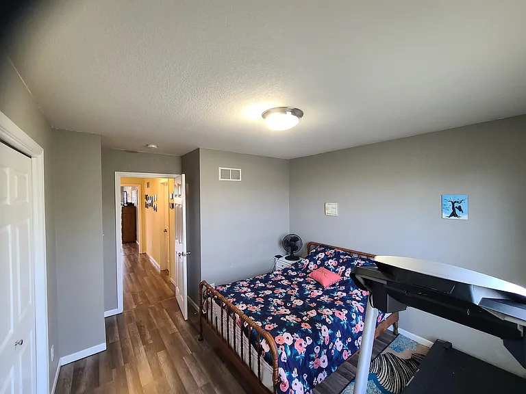 2022 E 23rd Ter — Photo 12
