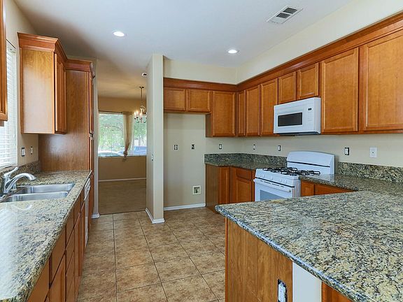 5th image of 27120 Waterford Way