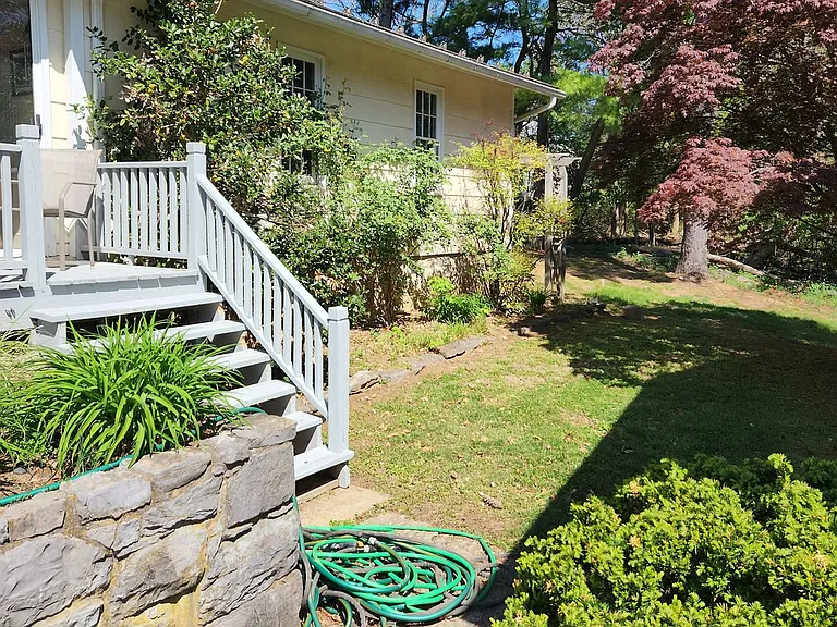 25 Old Martinsburg Rd — Photo 2