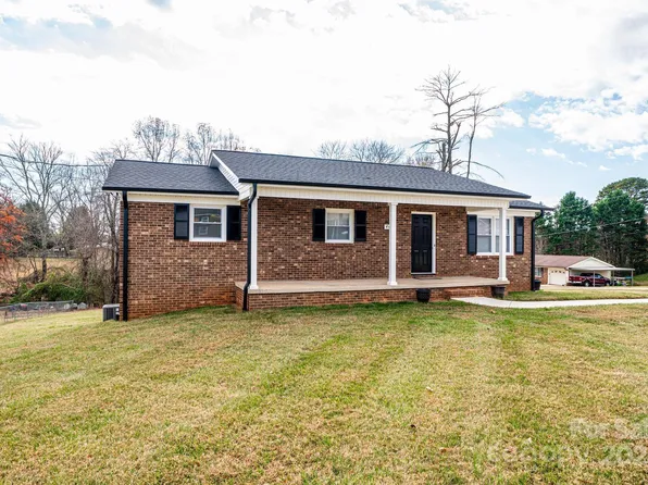 440 Greenlea Cir, Taylorsville, NC 28681