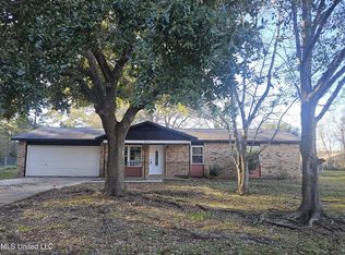 4905 Fairwood Dr, Gautier, MS 39553
