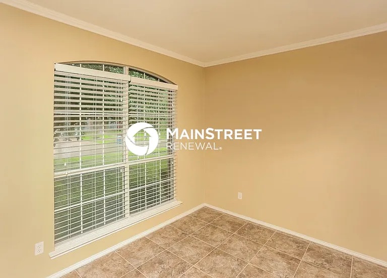 749 Mulberry Ln — Photo 8