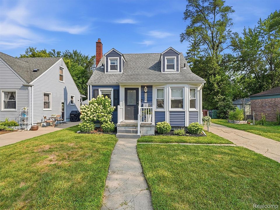 1st image of 2056 Cambridge Rd