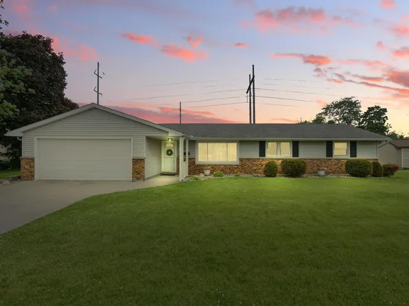 1209 Highland Dr, Auburn, IN 46706