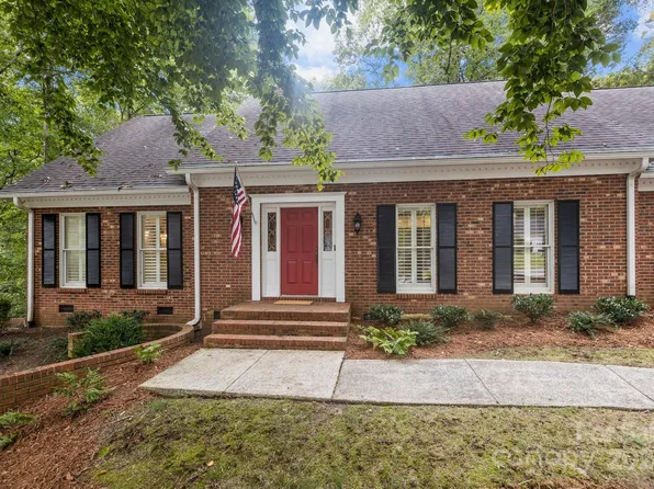 1134 Shadowbrook Ln, Charlotte, NC 28211