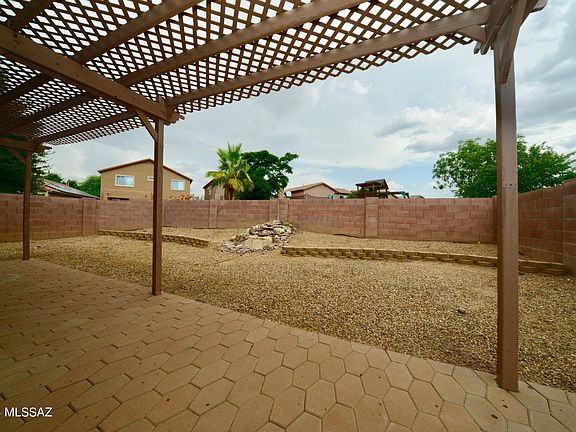 3rd image of 822 E Cottonwood Canyon Pl