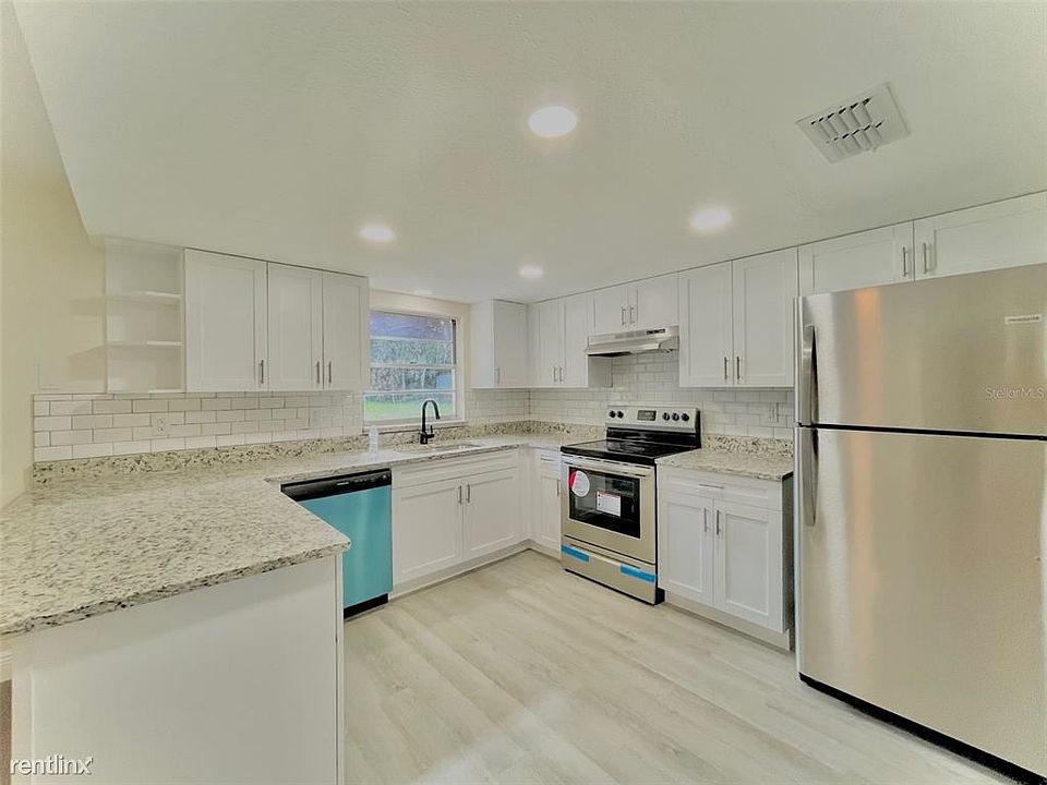 1st image of 37320R Moore Dr