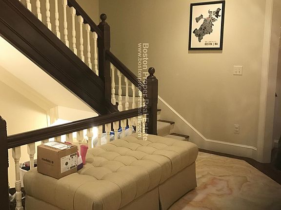 5th image of 167 Newbury St #11