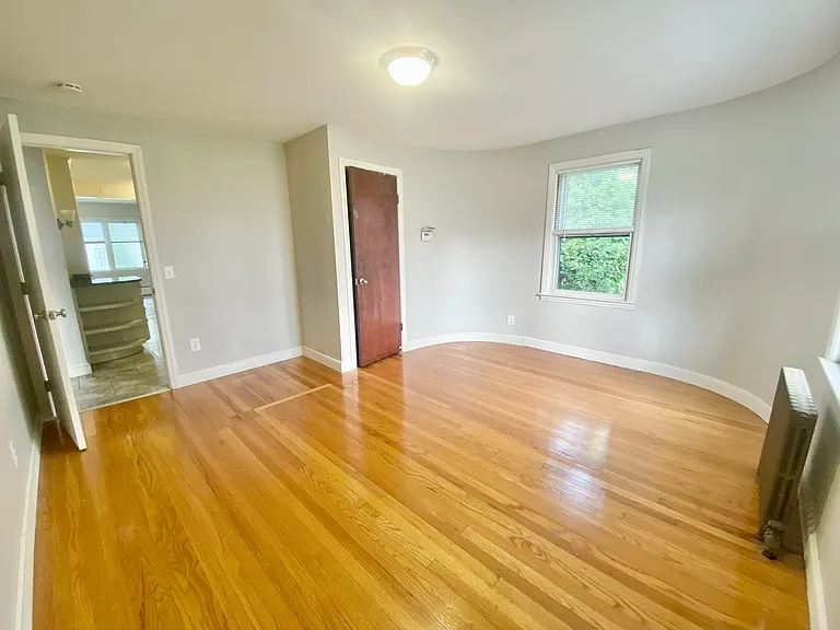 72 Lyman St #3 — Photo 9