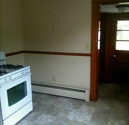 5th image of 33 Mary Ave