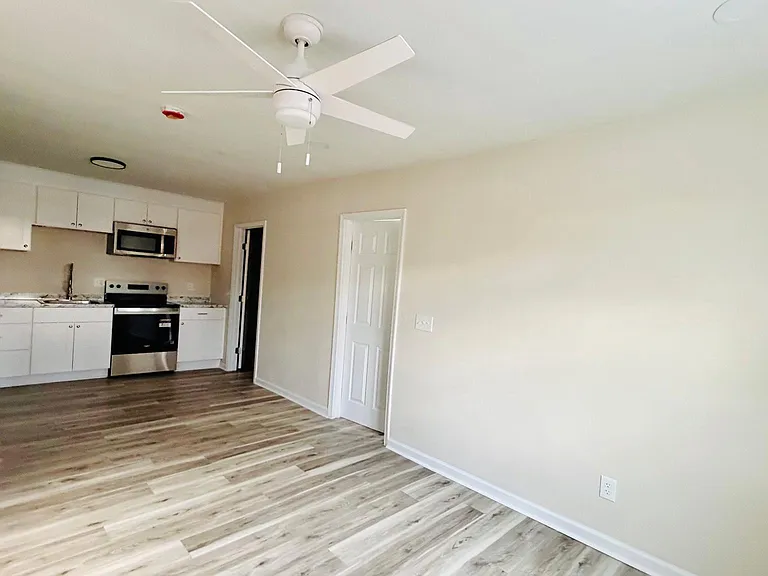 515 Broadway St — Photo 3