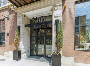 300 W Grand Ave APT 304, Chicago, IL 60654