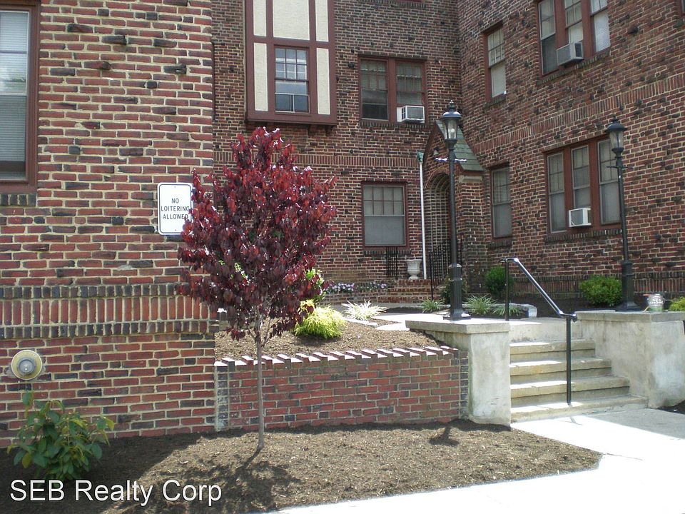 2nd image of 700 Station Ave APT G1