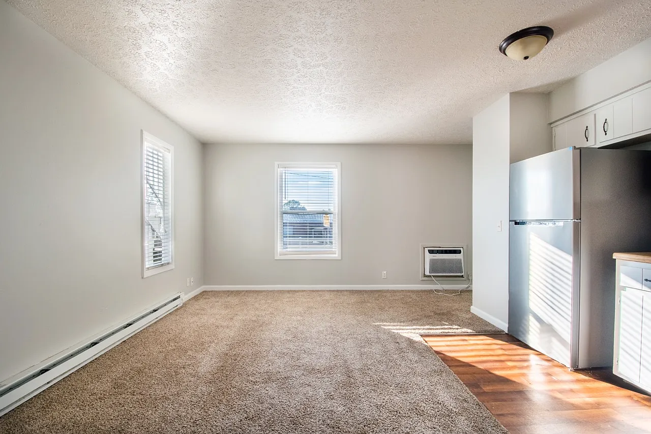 Pinewood Apartments — Photo 4