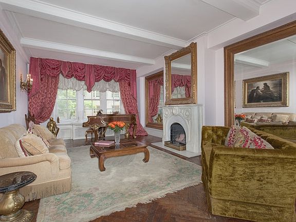 2nd image of 1004 Lexington Ave #2B