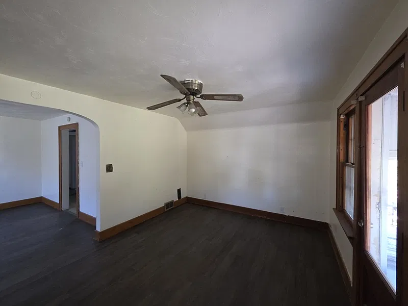 2 bed, 1.0 bath, 950 sqft, $1,100 — Photo 2